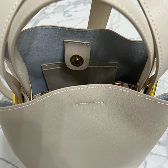 Baginning Genuine Leather Beige Top Hand Minimalist Bucket Bag with Strap NWOT - Picture 14 of 16